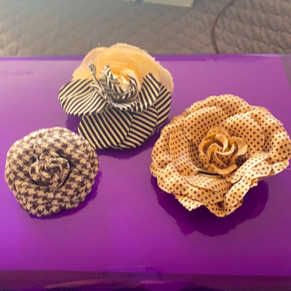 Fabric broches